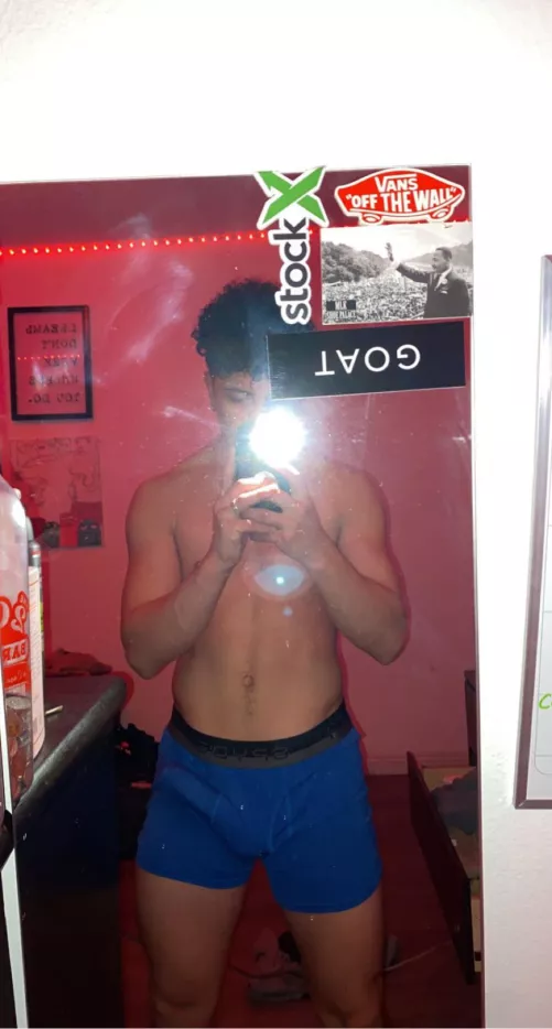 I never really take pictures like this does it look big? by Sammyyyyyzz