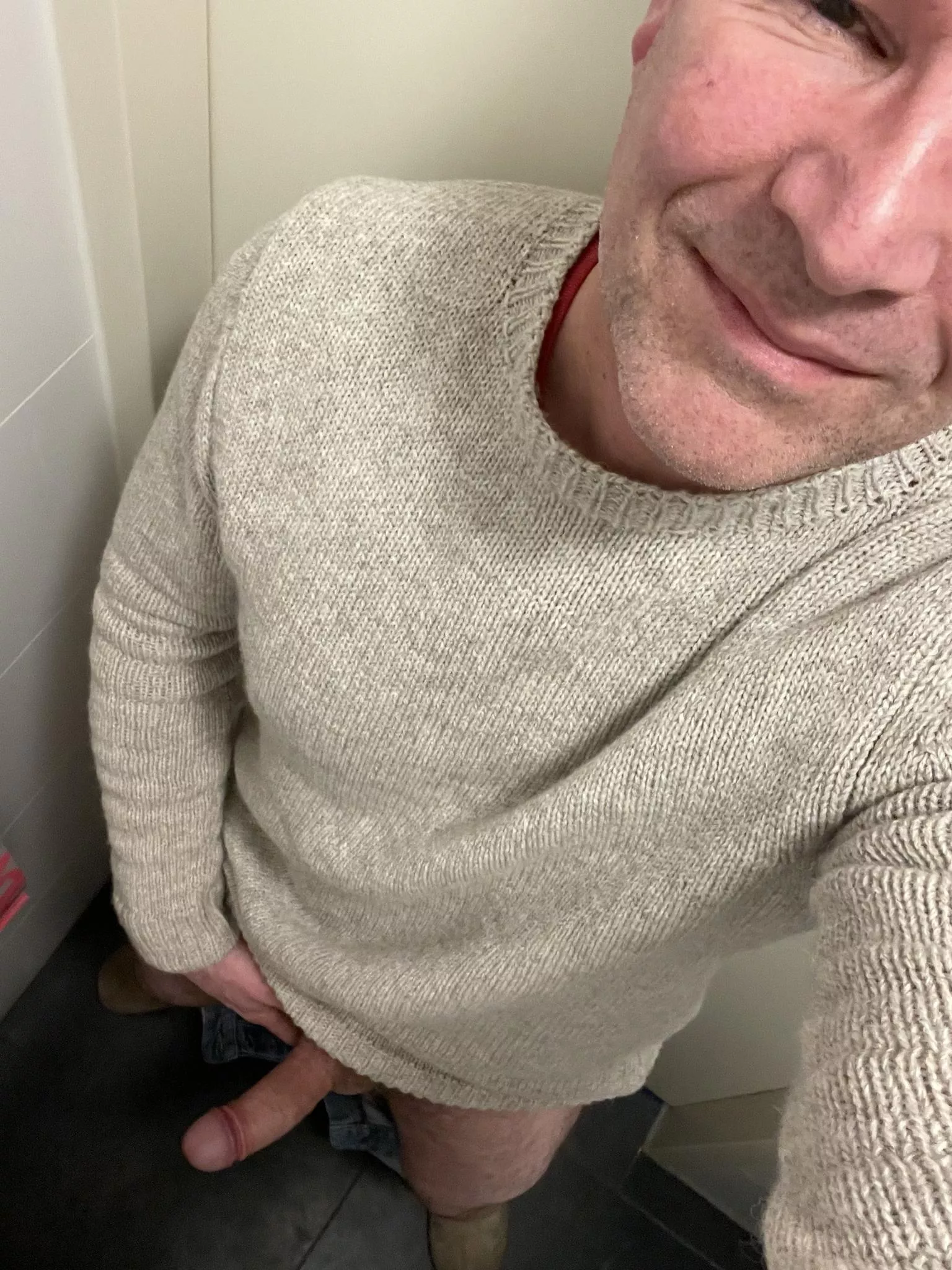 I promise it does not tickle [54] posted by devilsassagain