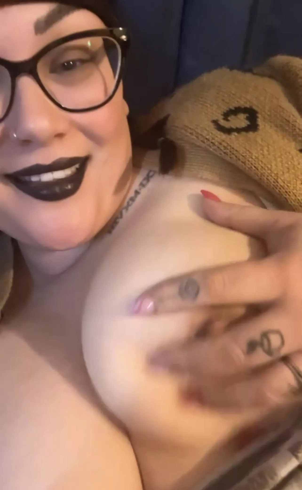 I’m your new tatted 🎃step mommy posted by spooky_thicc2