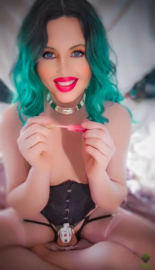 Lip gloss addiction affects 4 out of 5 sissies by kimmyslut21