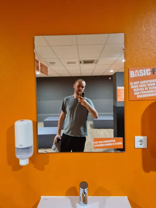 Never thought last year i'd be working out 3 times a week on the early morning but here i am finally doing something good 😅 by mrc1993