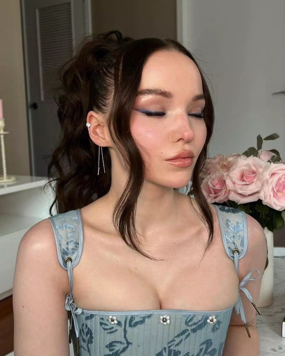 Nut too quick to Dove Cameron last night so I have to try again posted by hbl45