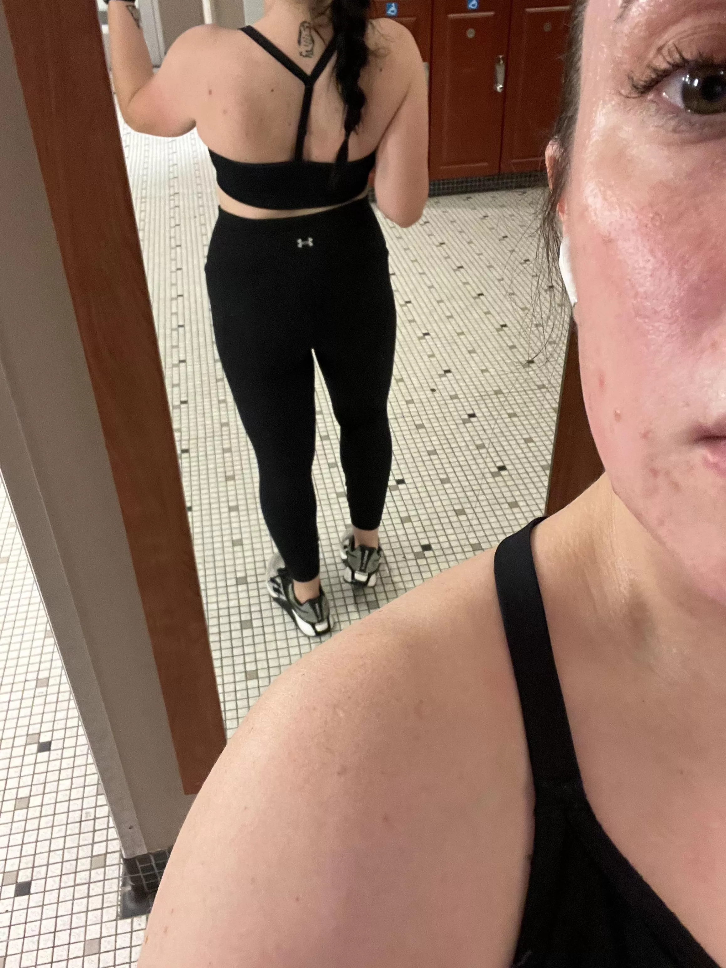 Really sad I can’t work upper body right now 😭 posted by chelsearose22