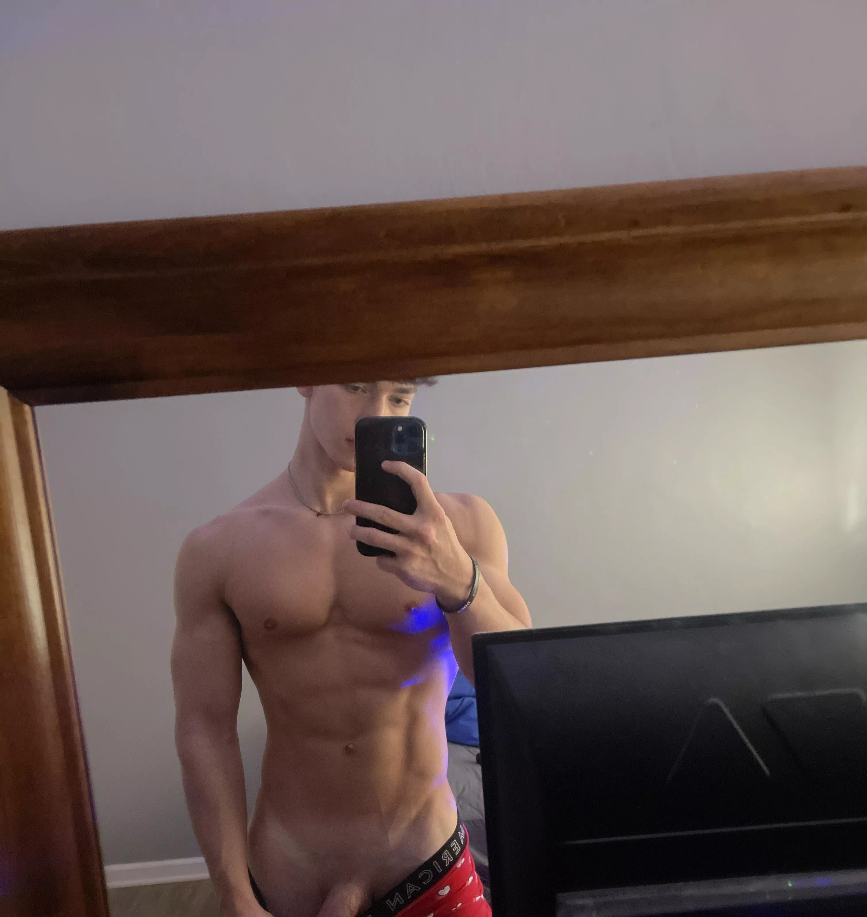 should i show more? ☺️ posted by AccurateSquare1829