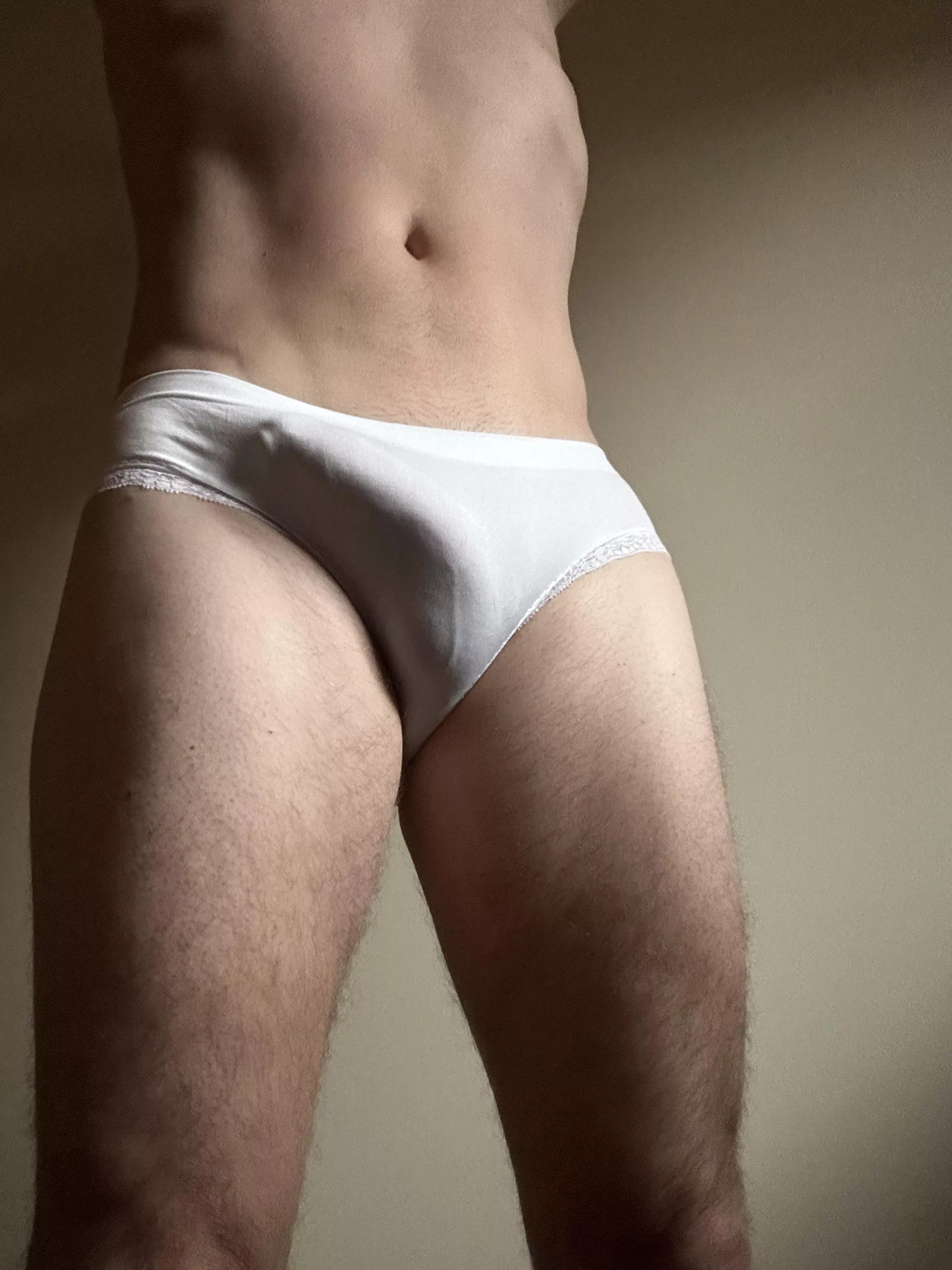 Simple, white panties 👌🏼 posted by USAmericaMan