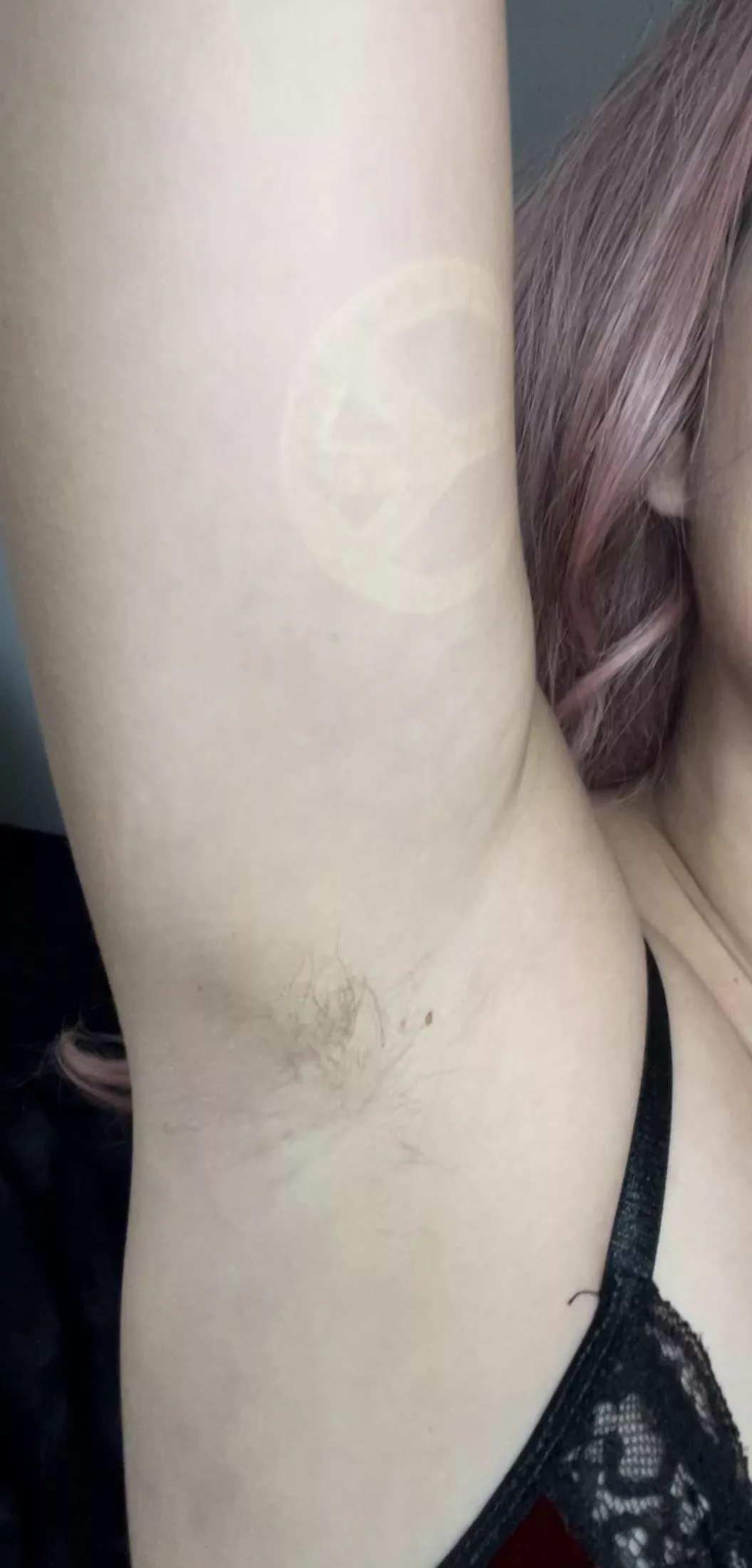 Stick out your tongue and clean the sweat off of my pits posted by mistresscherie