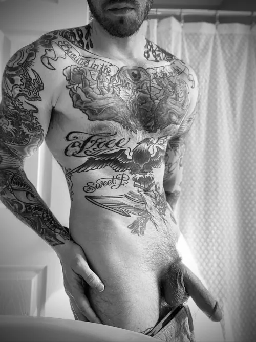 Usually keep a close trim, but I think I make up for it? by johnnynoir22