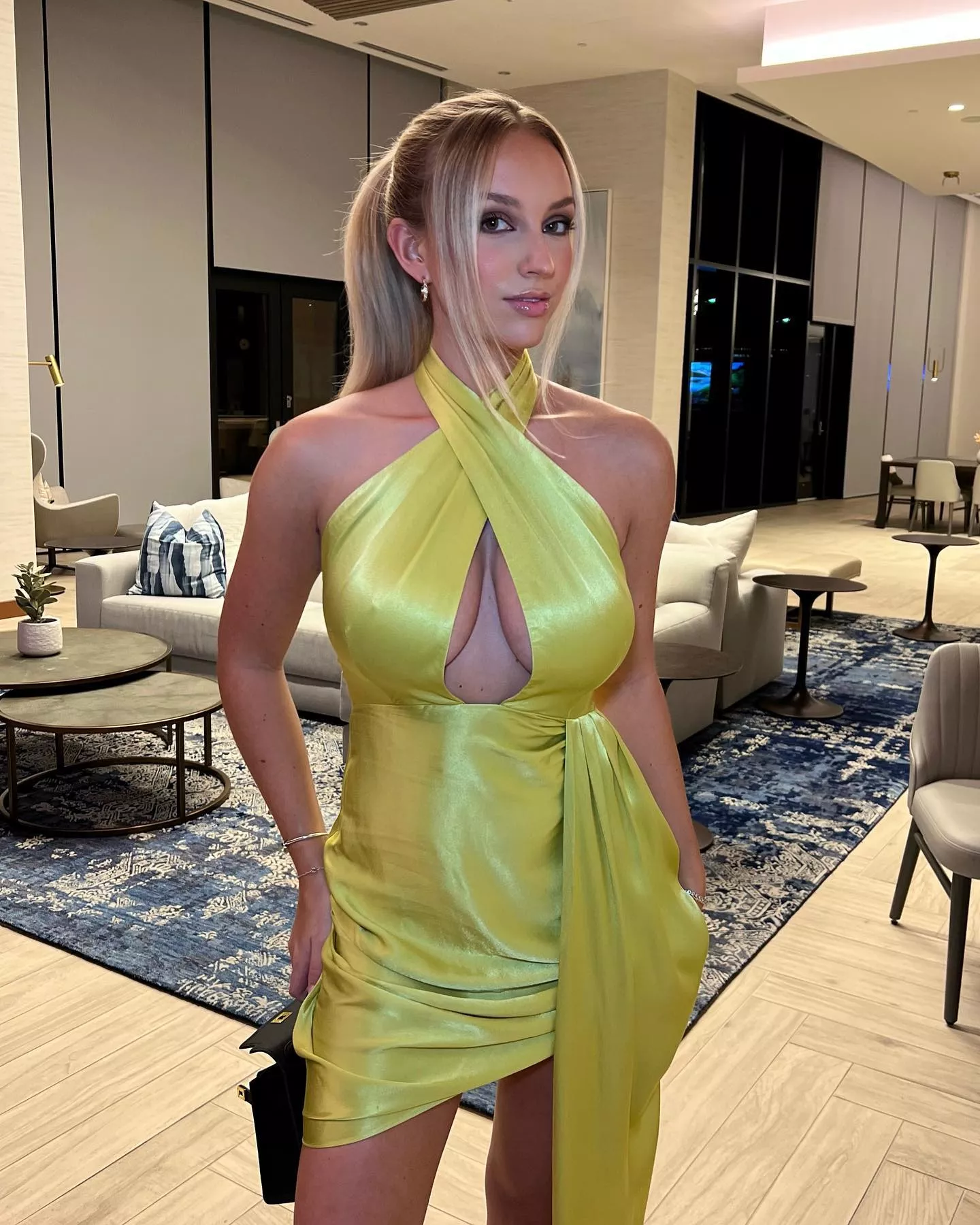 Wrapped in gold posted by Intrepid_Librarian99