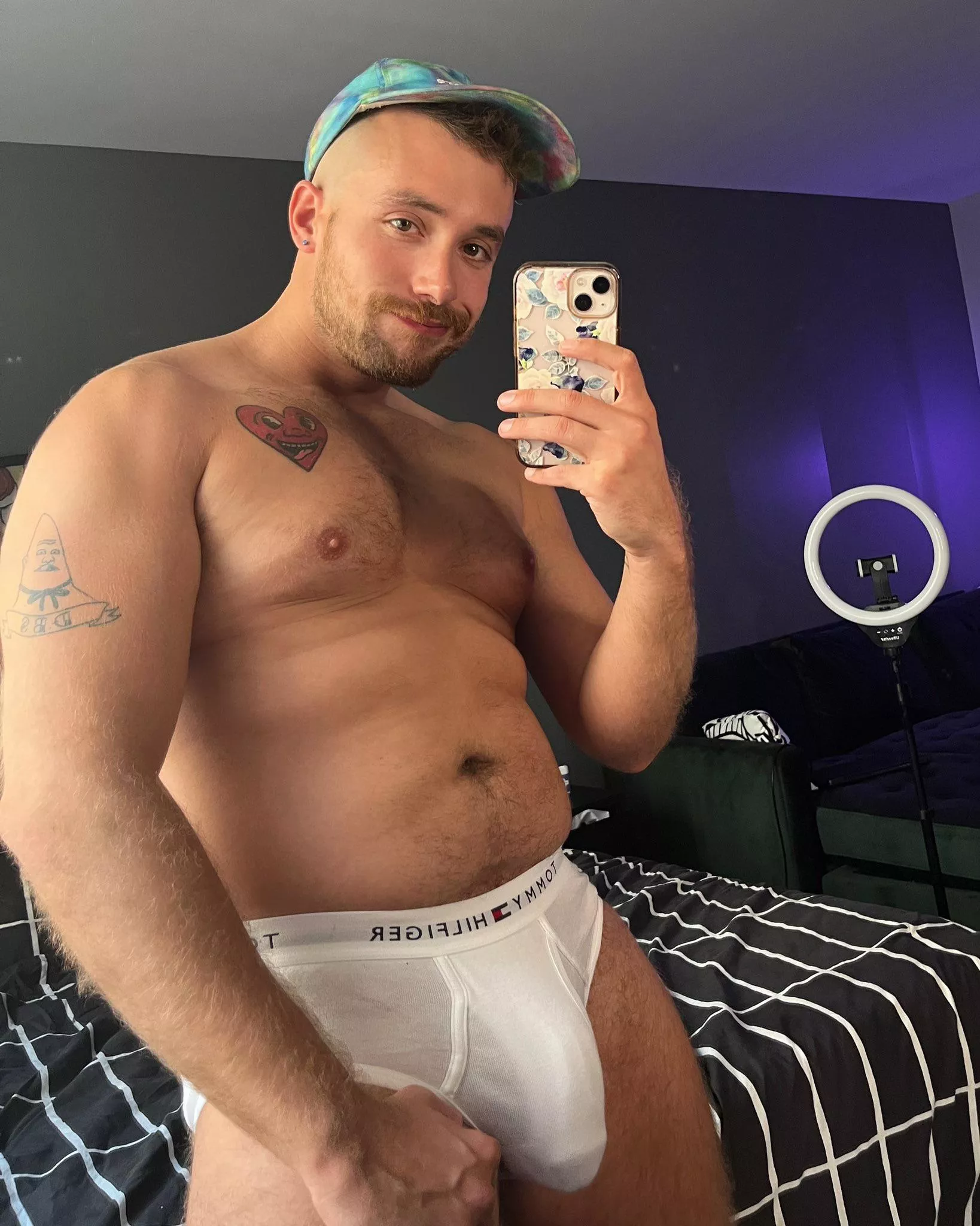 You like my bulge? 😈 posted by Gabs0n