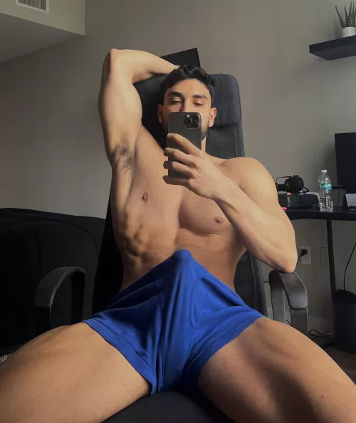 [23] come sit on it by EthanShreds