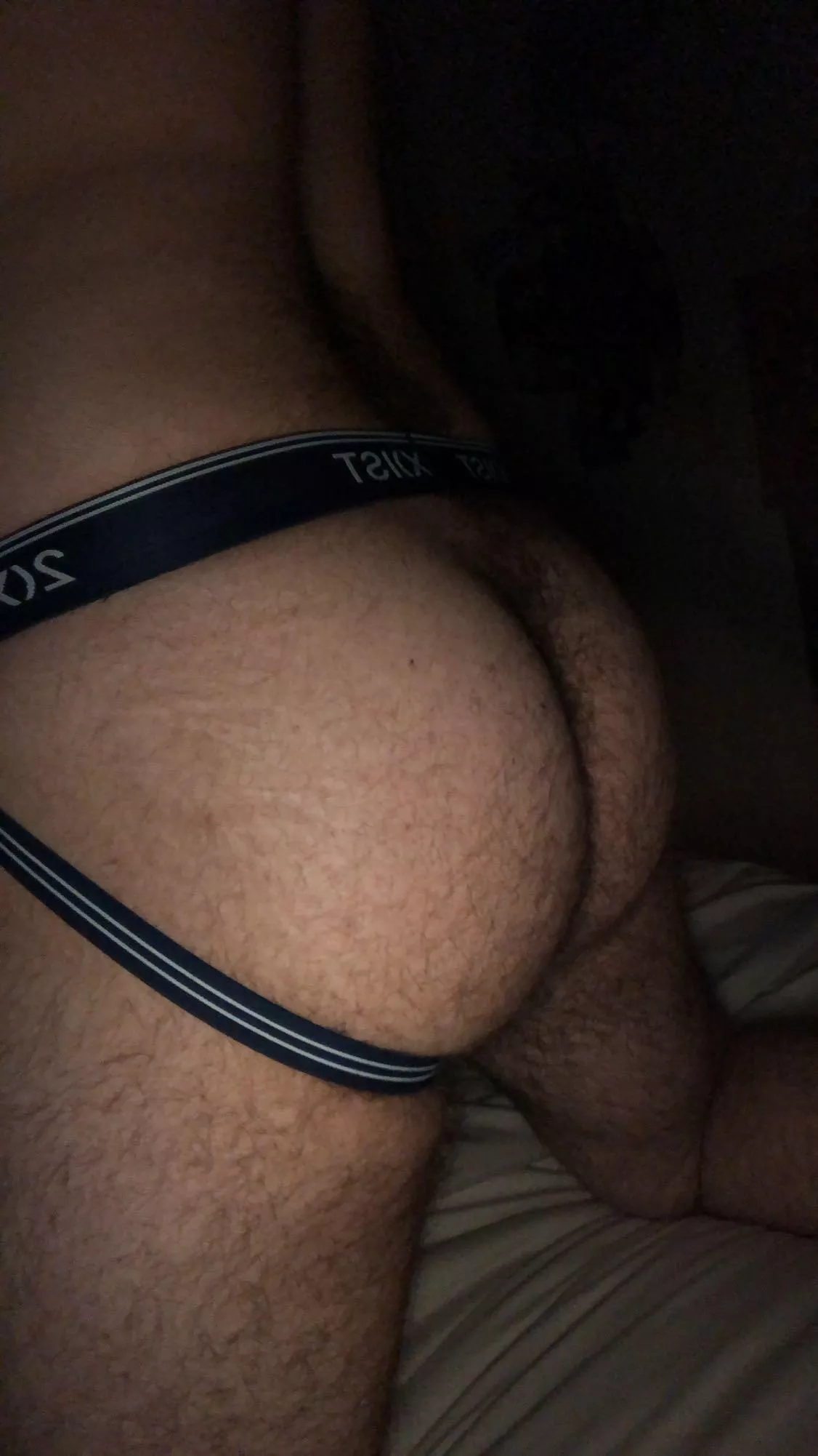 24 hairy vers bottom looking to swap pics and jo, snap me @jaxson_878 posted by screwballdoo