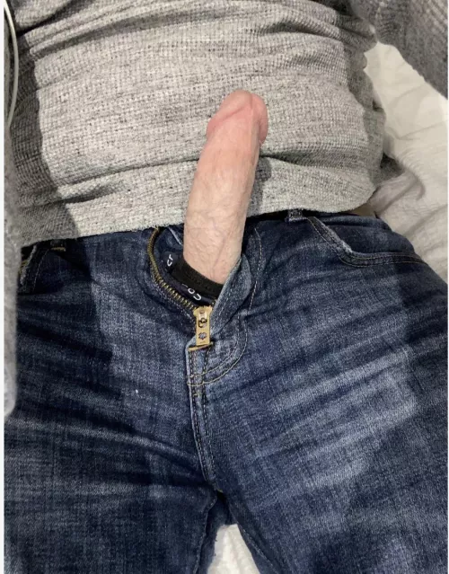 26 - any curious guys around my age want to trade ? by Illustrious-Reaction