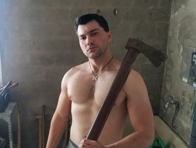 And my axe! 🪓 Have a nice Friday 😉 by David_wildbro