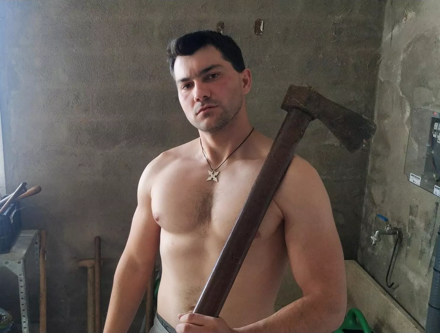 And my axe! 🪓 Have a nice Friday 😉 posted by David_wildbro