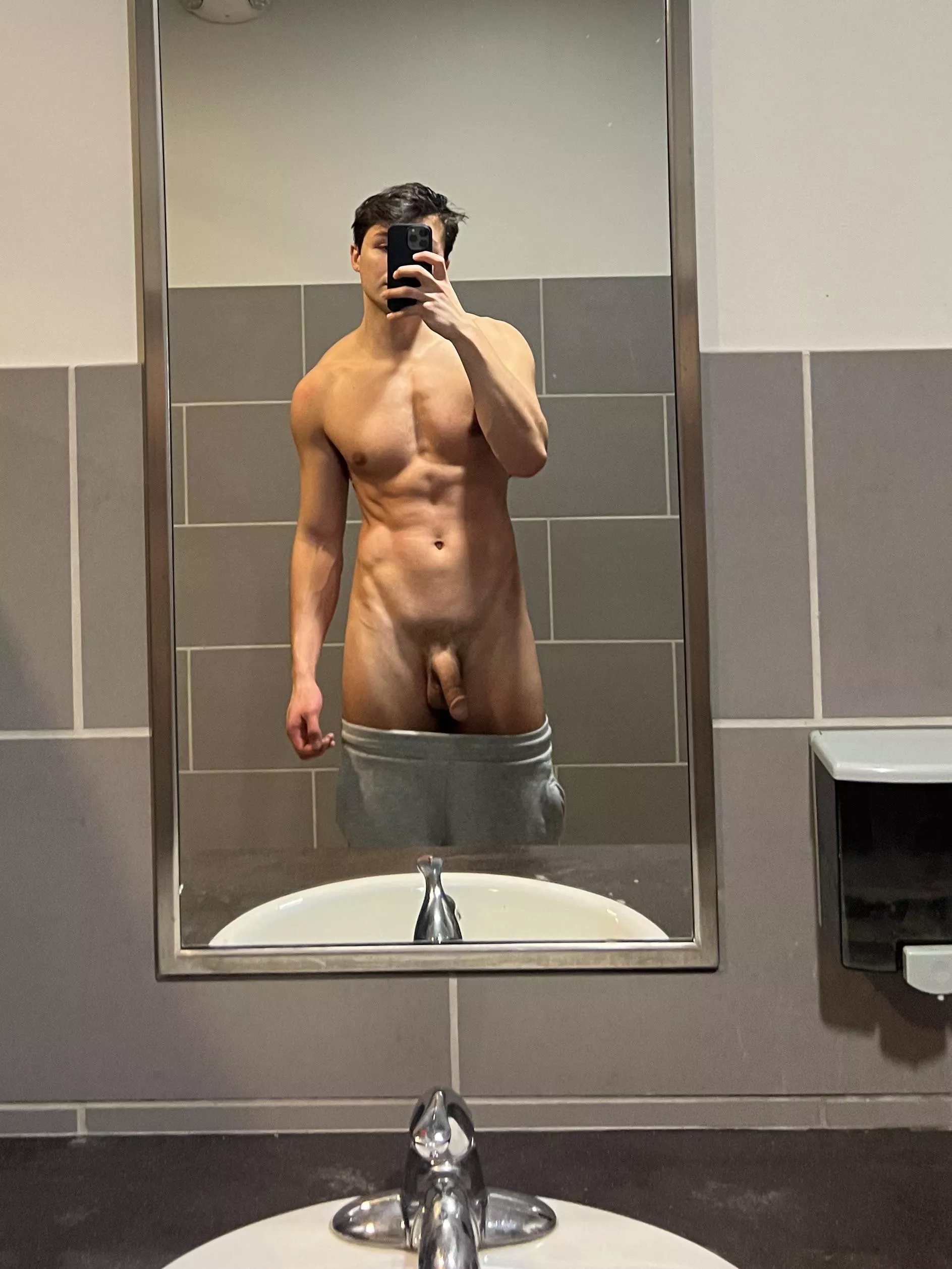 anyone like soft cocks after a workout? posted by kscollegetwink