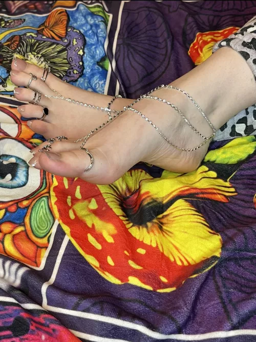 Are my feet pretty enough to worship? 🥵😘💕😋❤️🥰🦶🏻💦😈 by 6delacroix6