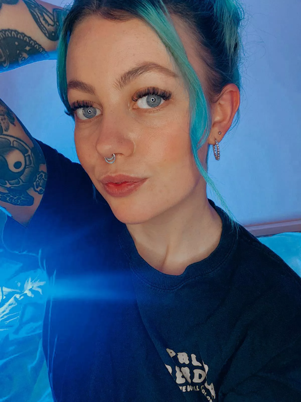 Blue hair don’t care 😅💎 posted by SirEnvironmental5796