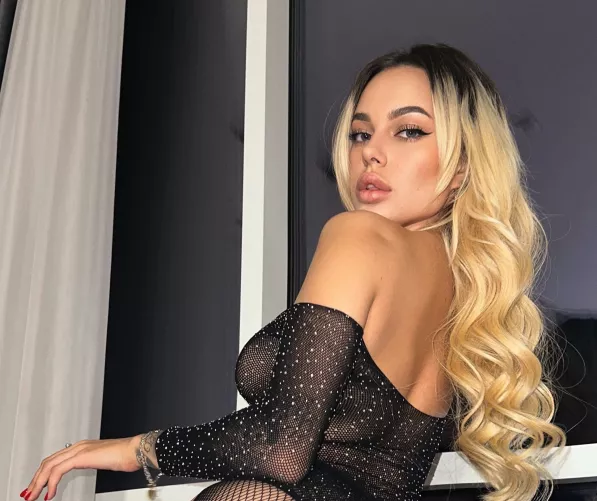 Can my body make your dick hard? by Dismal-Humor2231