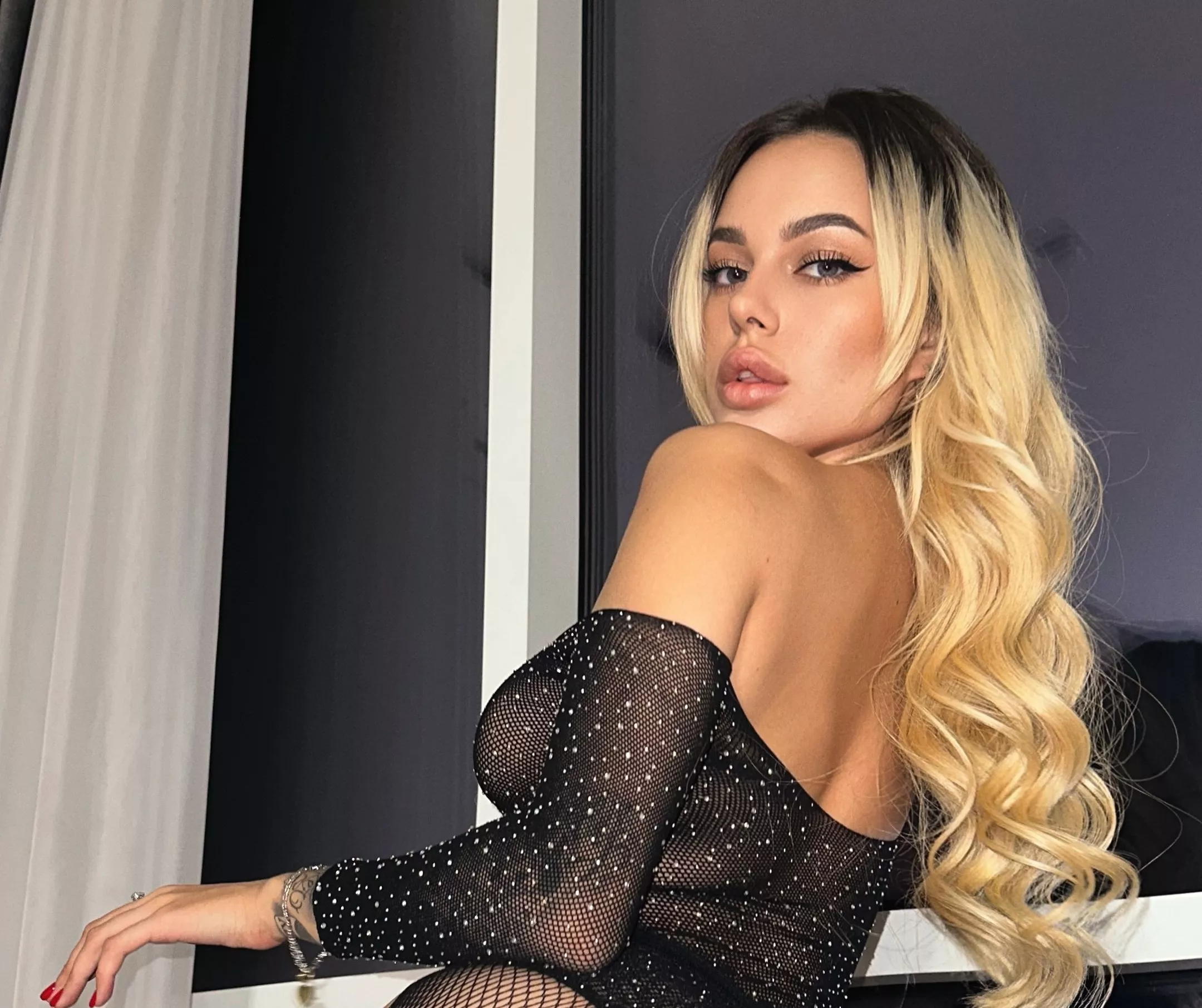 Can my body make your dick hard? posted by Dismal-Humor2231