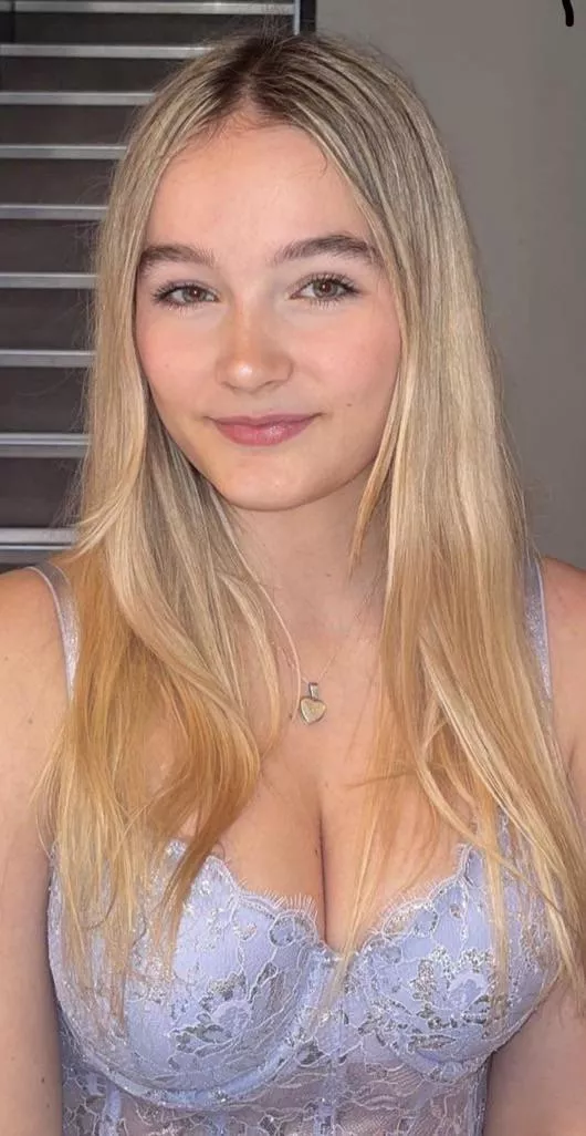 Chav Wants It On Her Tits posted by Justearto