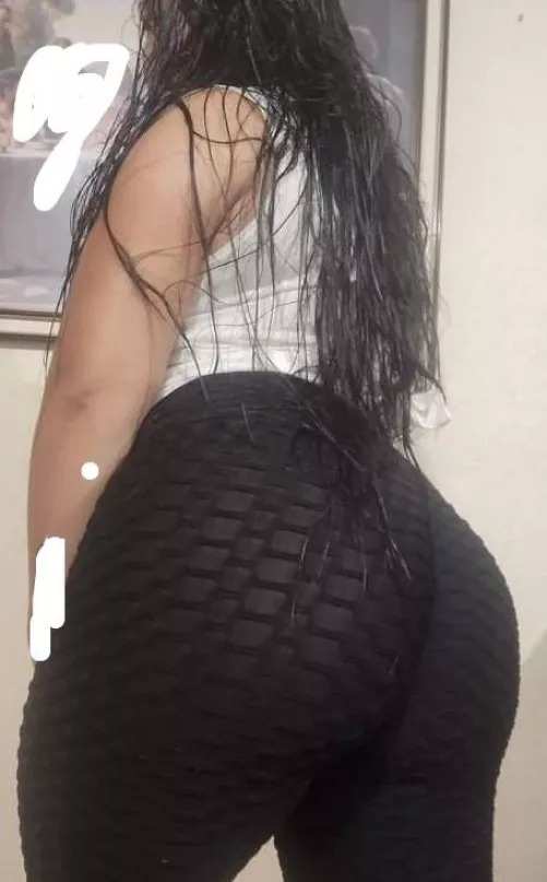 Classico mi leggens 🍑 by Inevitable_Candy_700