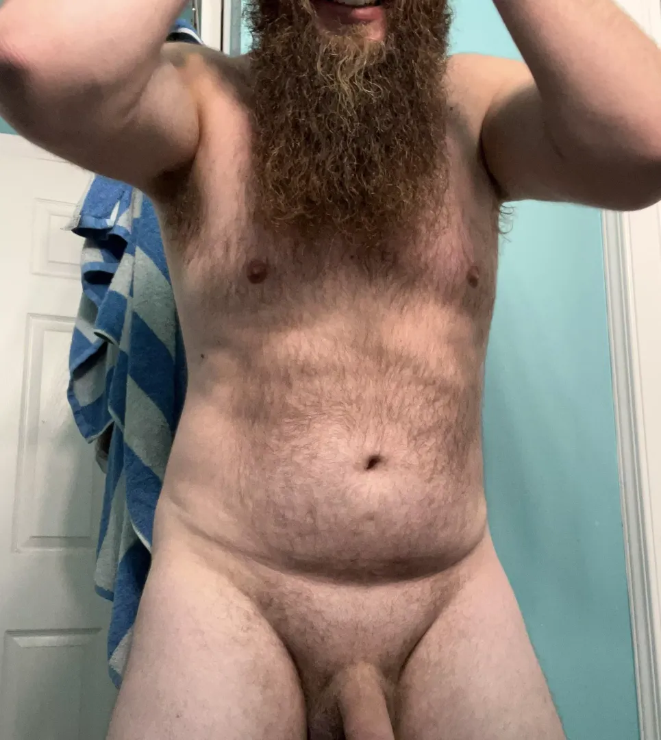 Craving attention from 🐻s... 🥹🥹 posted by BeardeddBombshell