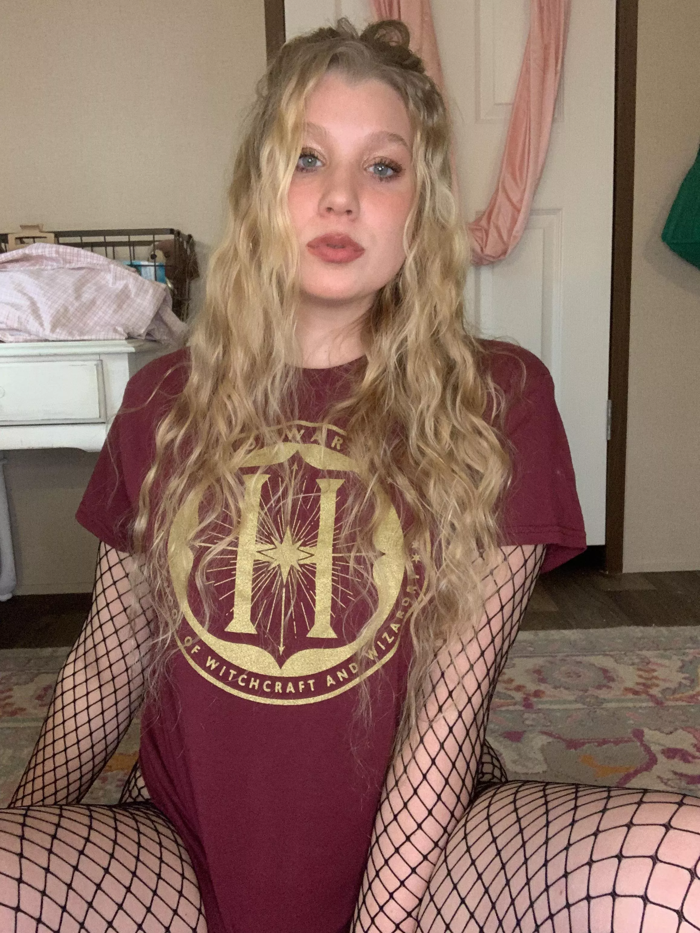 Daddy can we please play Hogwarts Legacy together? Please 🥺 posted by DaddysLittleWeirdo