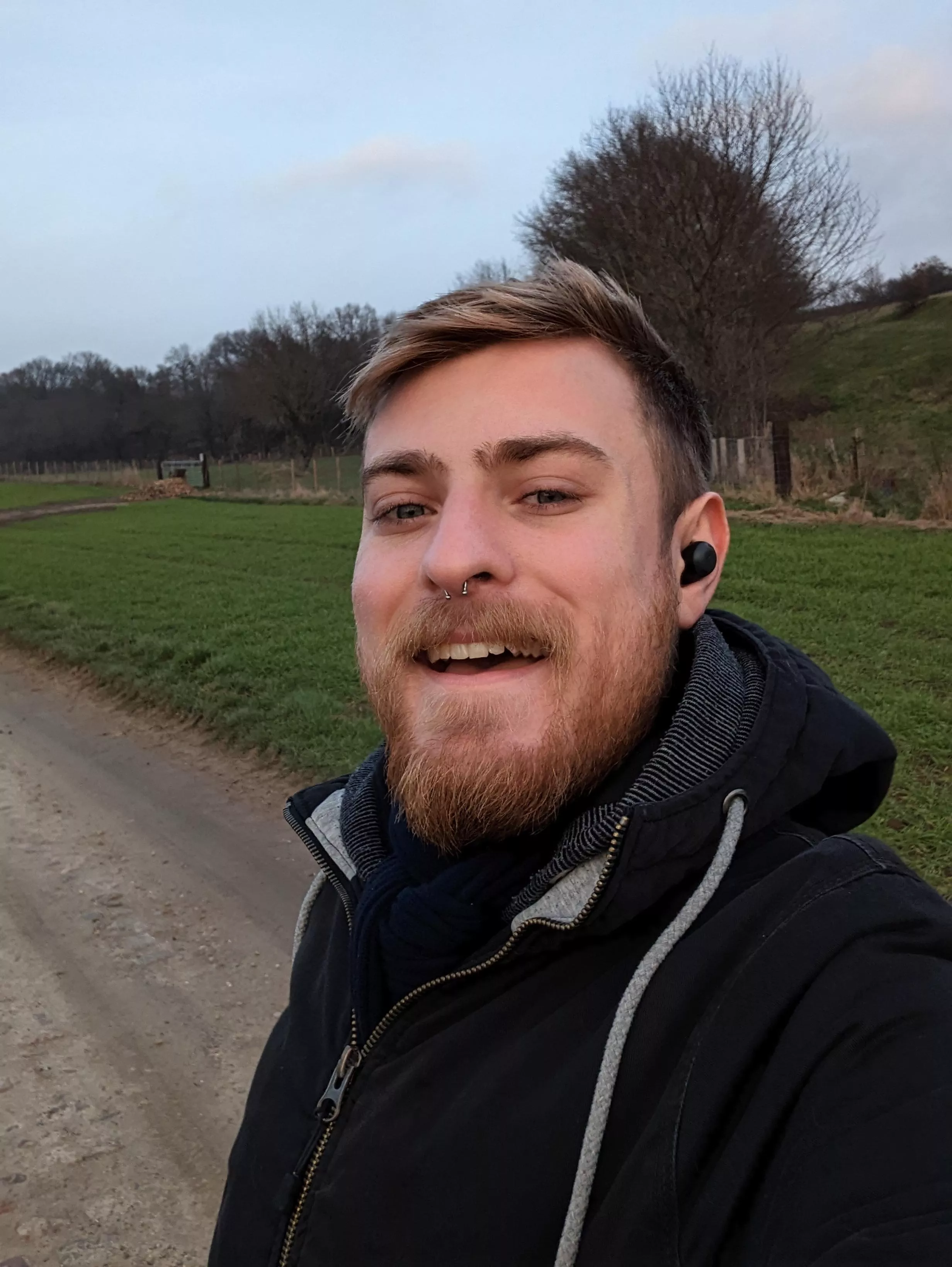 Good afternoon everyone 👋 posted by direbearrawr