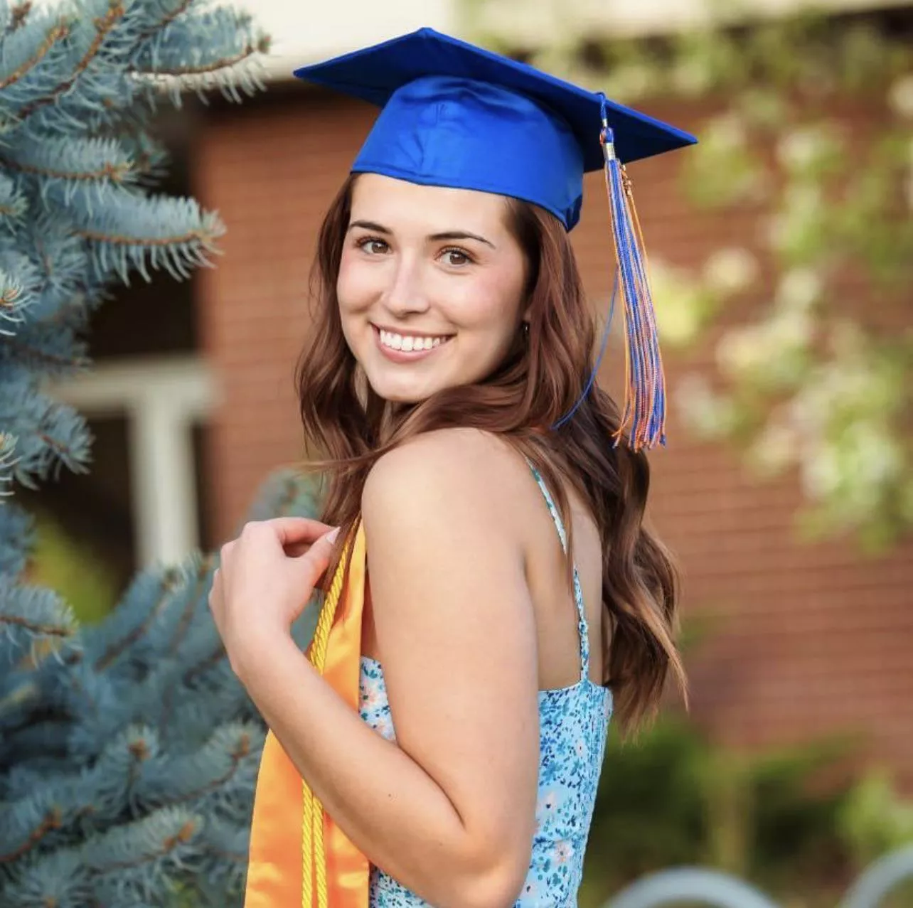 gorgeous grad iutr posted by richard_smoker_