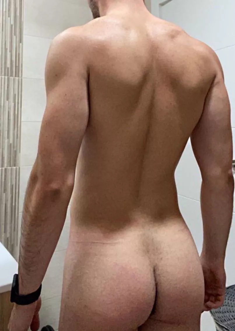 Hope you like some collegeboy swimmer’s butt posted by abnerkrilll
