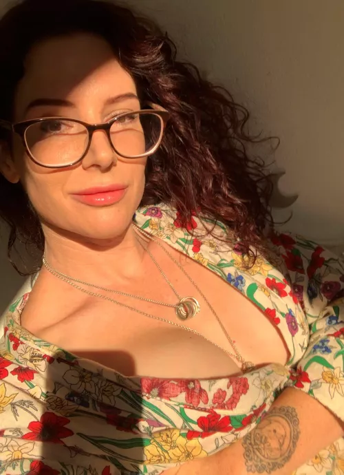 Hope you’re having a great day 😘 (f) by housewifebirdie