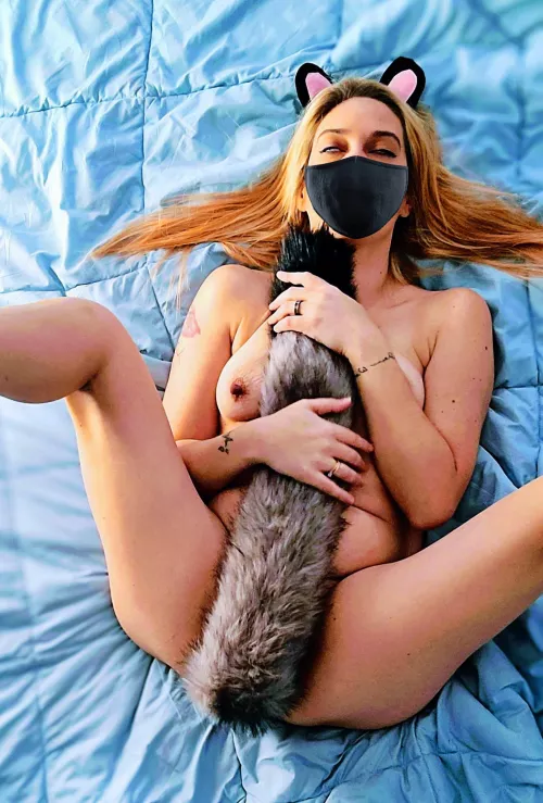 I love the feeling between my legs, but his is better. by Cavy_and_Jimmy