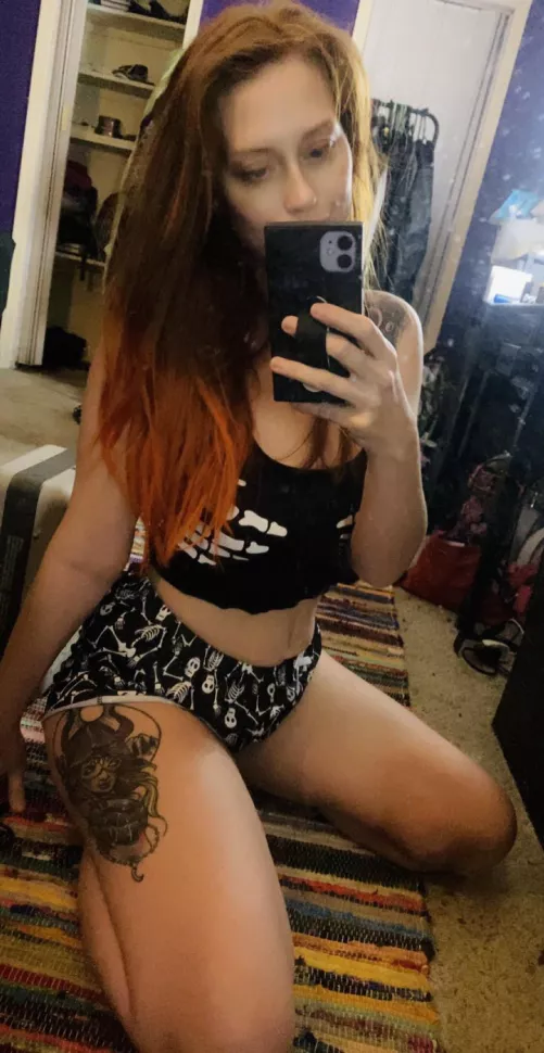 i love this cute lil fit 🖤 by istayyawayyyX