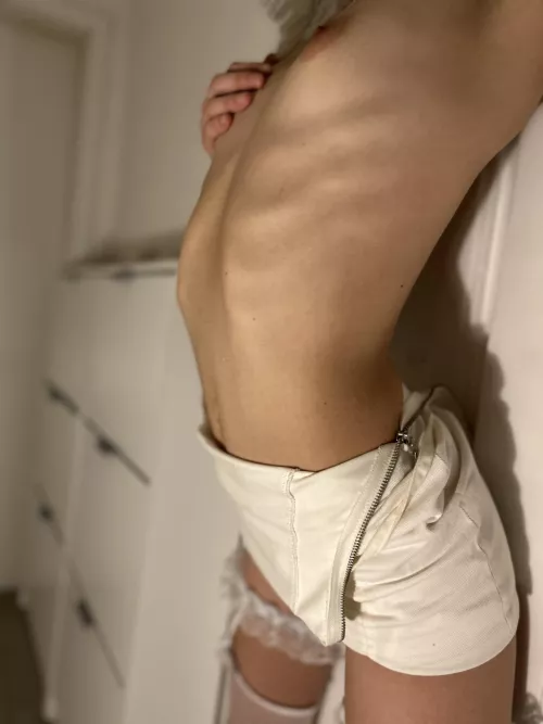 I’m so flat by skinny_slutty_teen