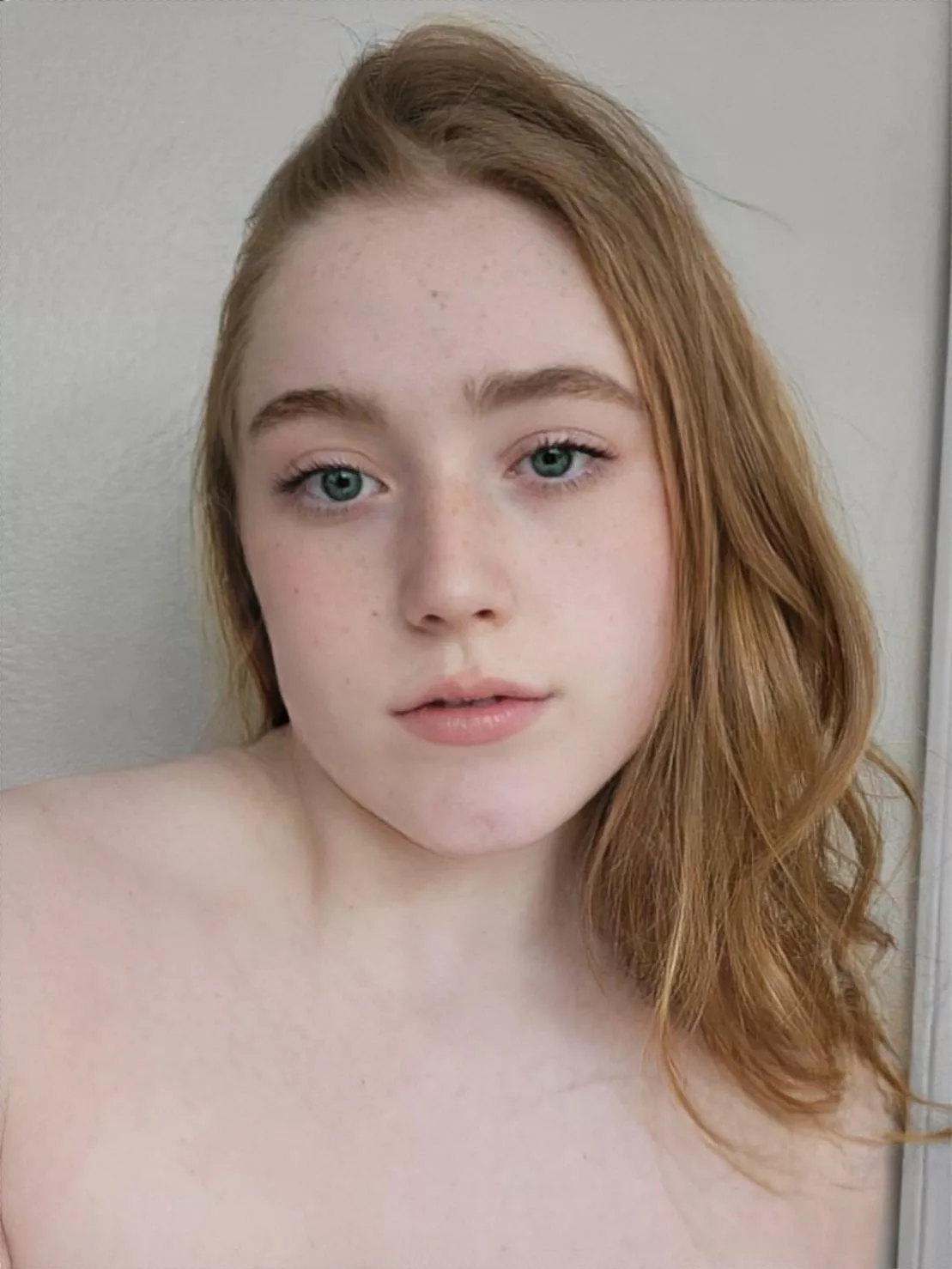 I'm wearing a tube top, relax 😌😏🤭 posted by evelynclaire_xoxo