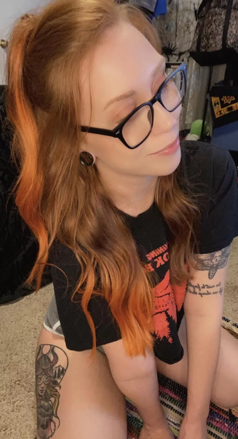 just a reminder to check on your friends 🖤 posted by istayyawayyyX