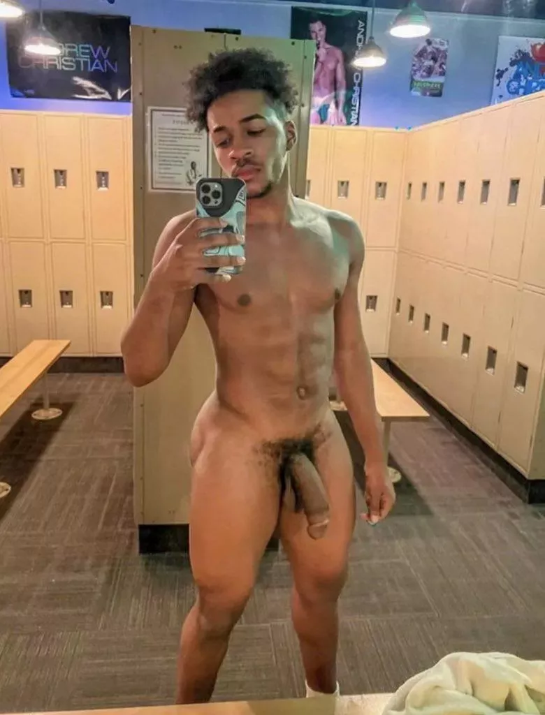 Kiss my soft dick in the nude gym😈 posted by futurefighter20