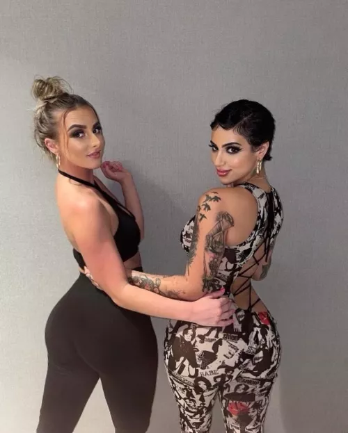 left or right? by ItsAlvinJohnson