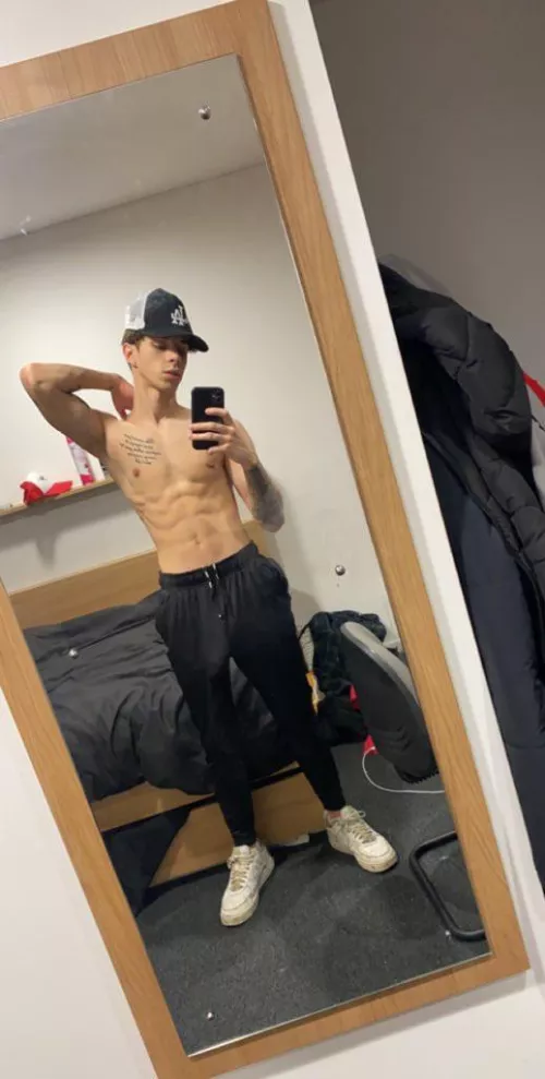 Look closer by Witty-Month4980