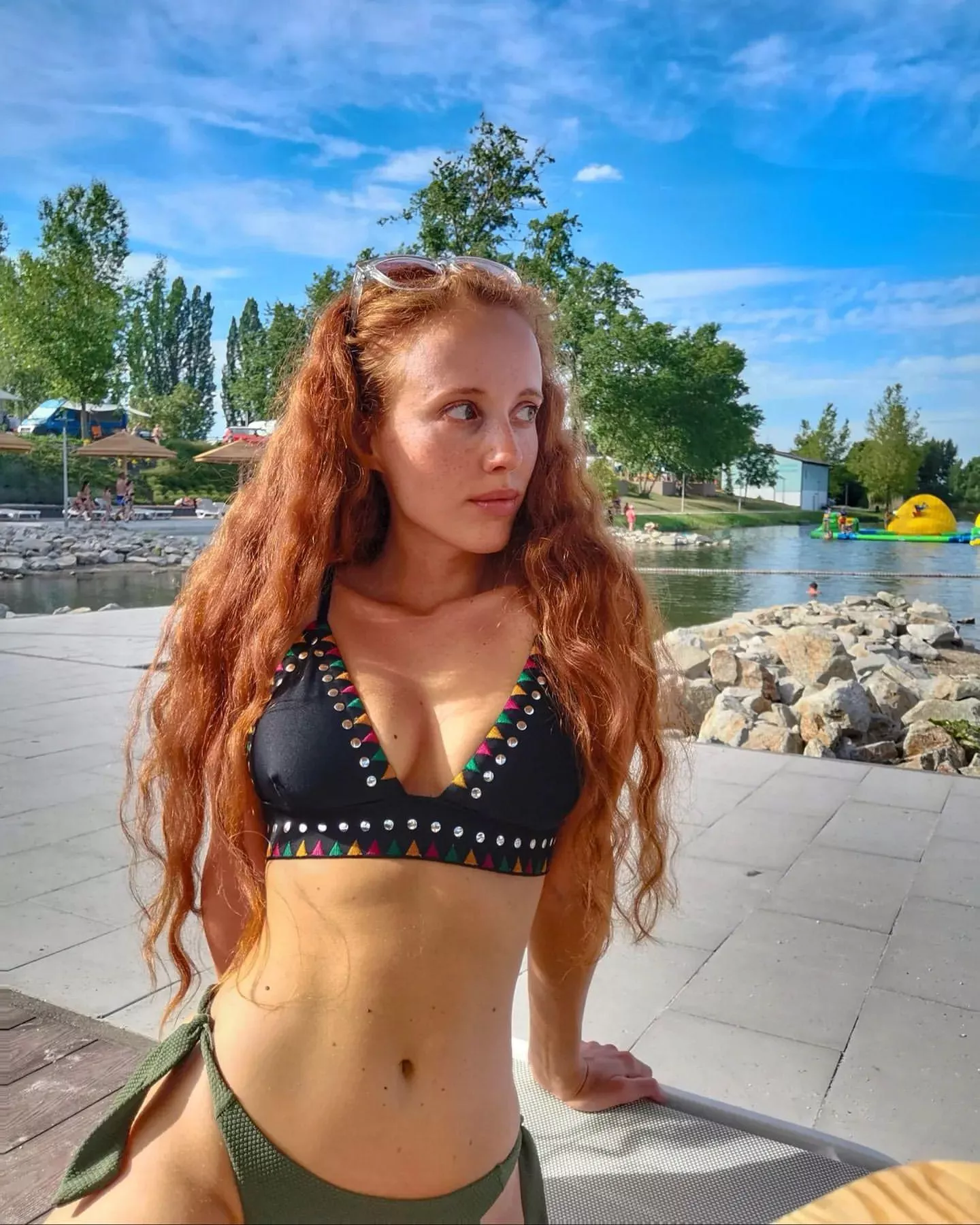 Looking away posted by HonestRunner