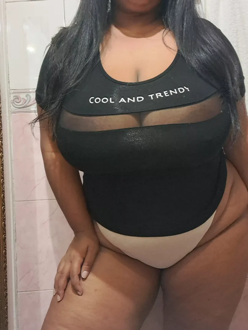 Mami can be sexy too posted by Latinafeetfreedom