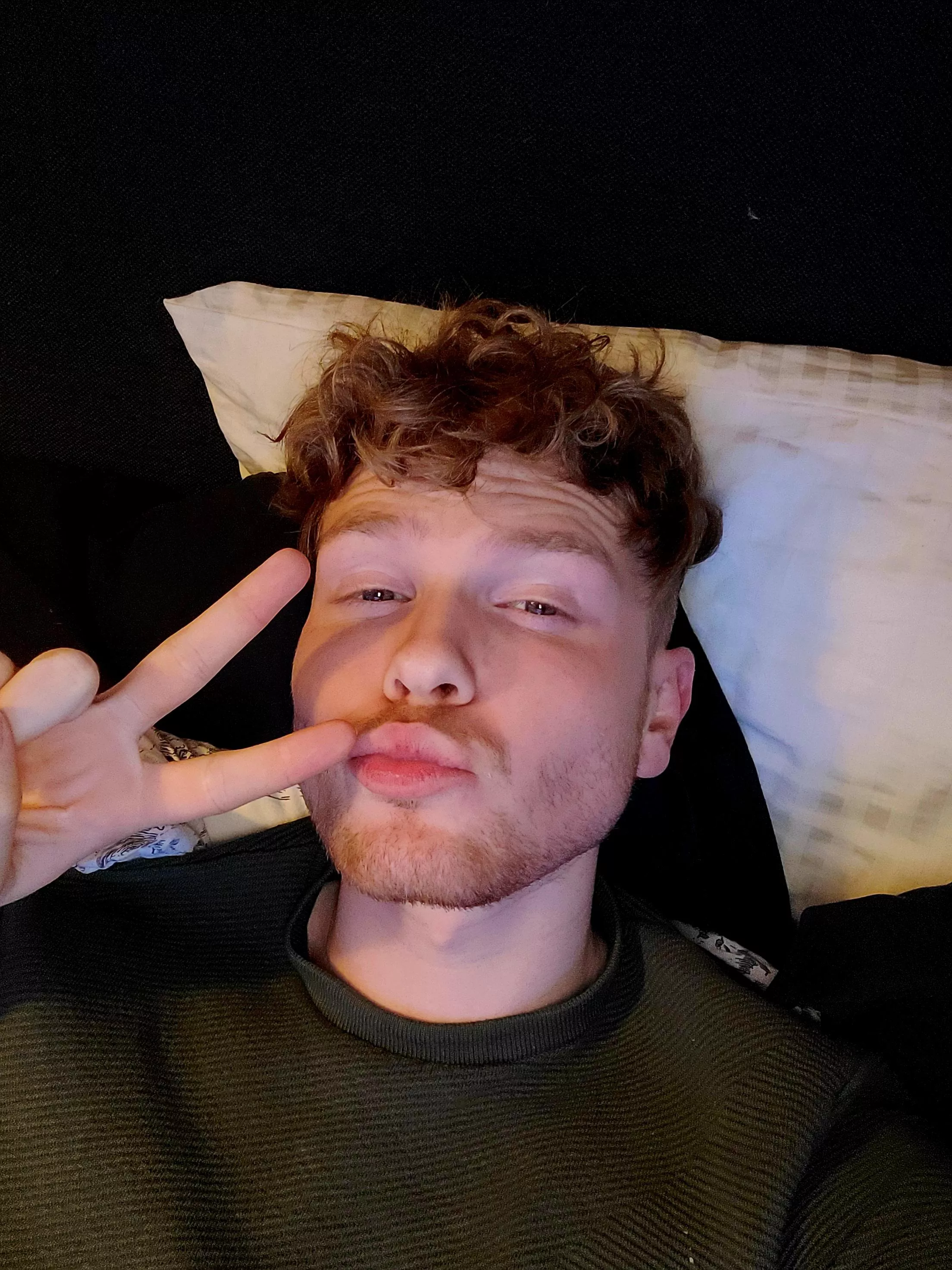 Morning kisses (cringe worthy pic) posted by Newoly22