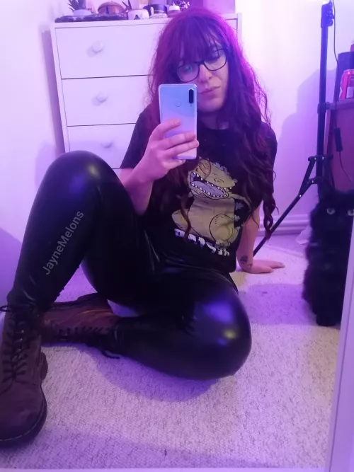 My cat can see into your soul. I can just about see by Jaynemelons