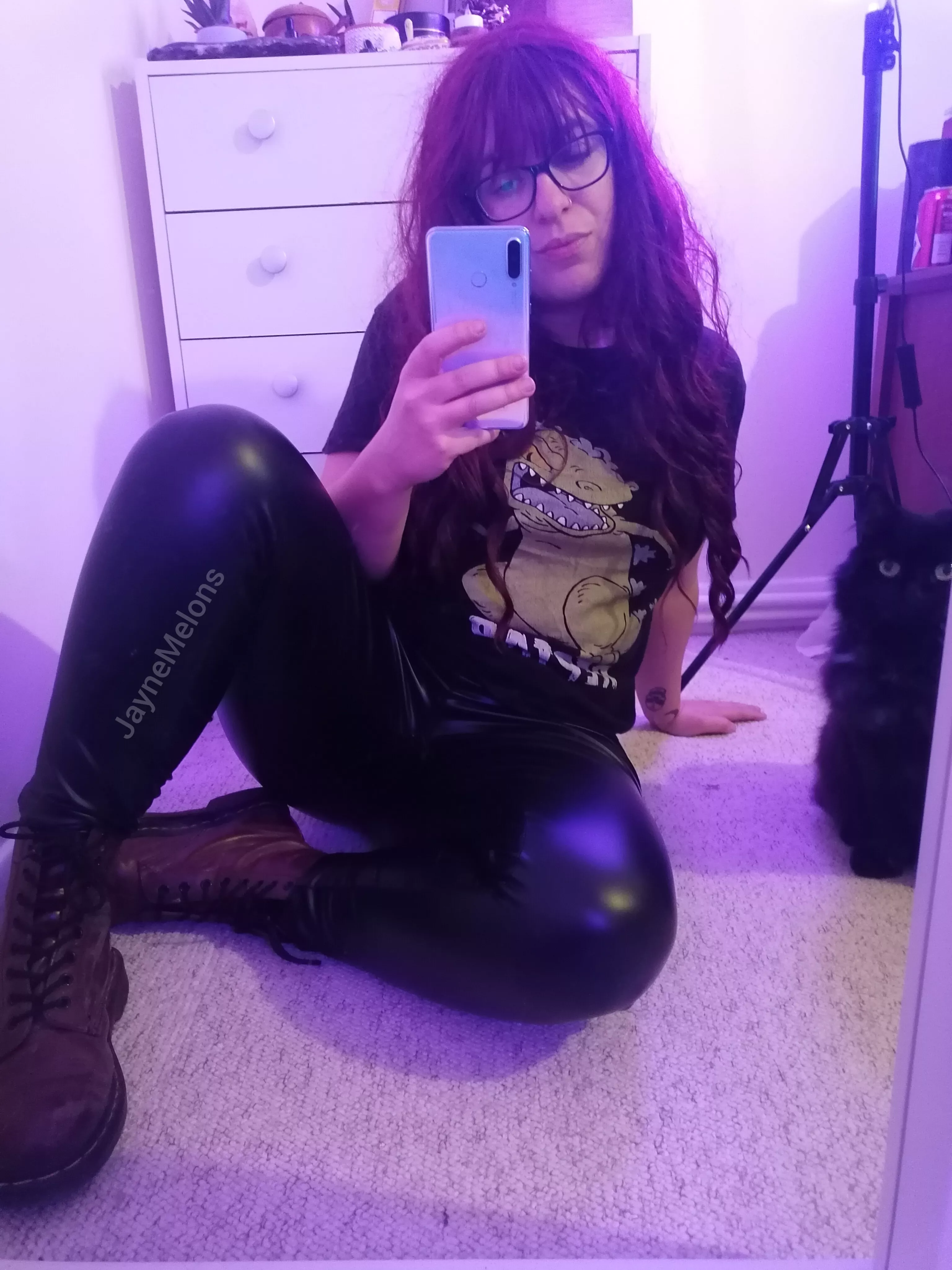 My cat can see into your soul. I can just about see posted by Jaynemelons