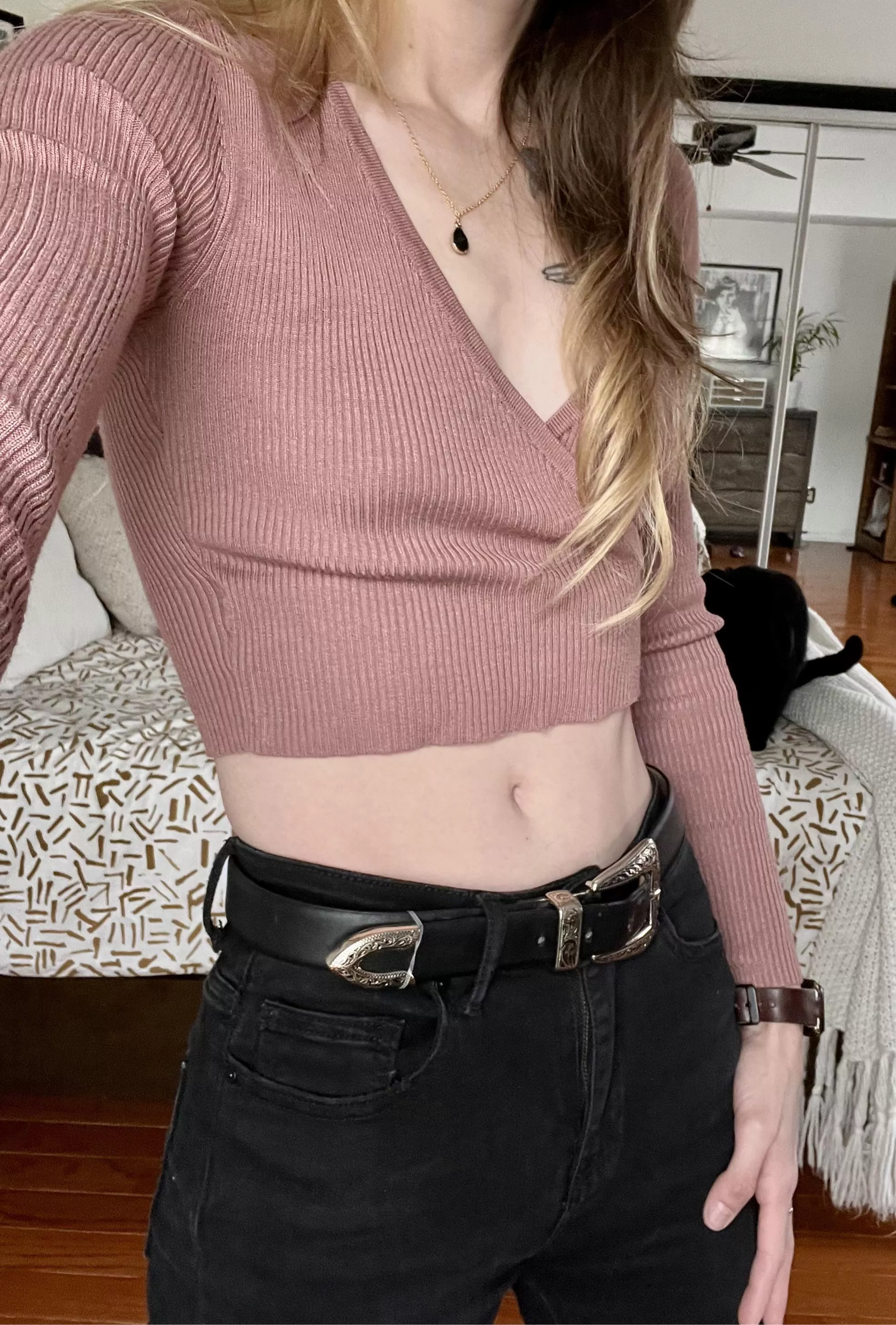My high waisted jeans aren’t quite high enough [img] posted by stoneyghostkitten