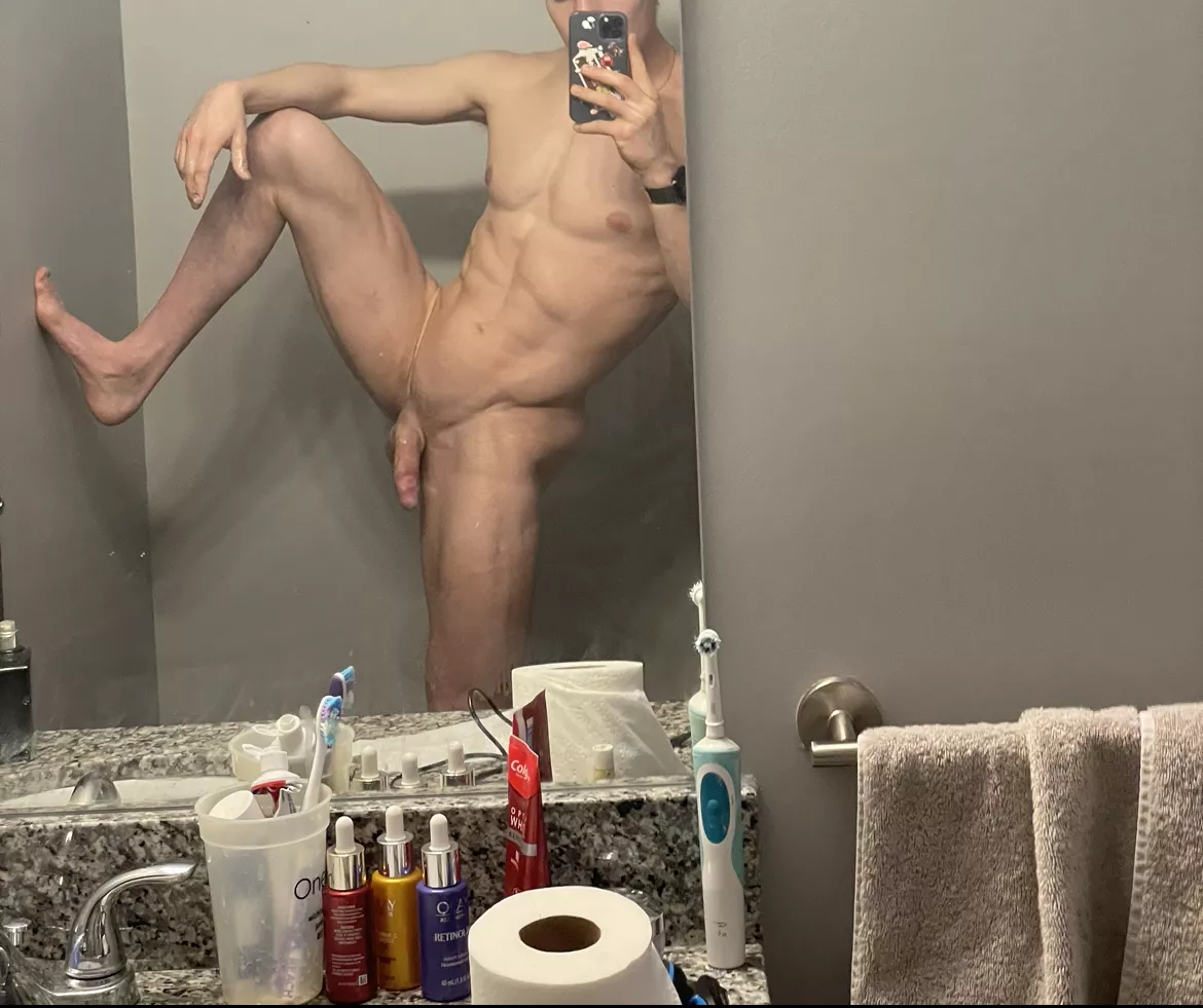 My Roommate Fucked his gf While I showered… Didn’t Even Invite me:( posted by SeanRoyce11