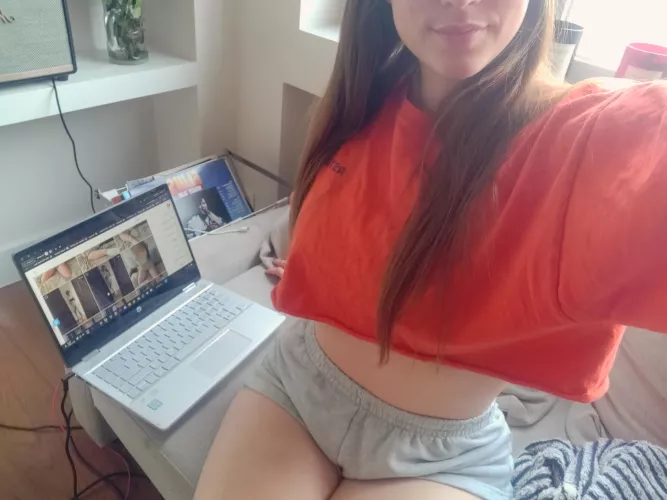 nothing more comfy than shorts and a cropped tee 😋 [f] by princess69stephanie