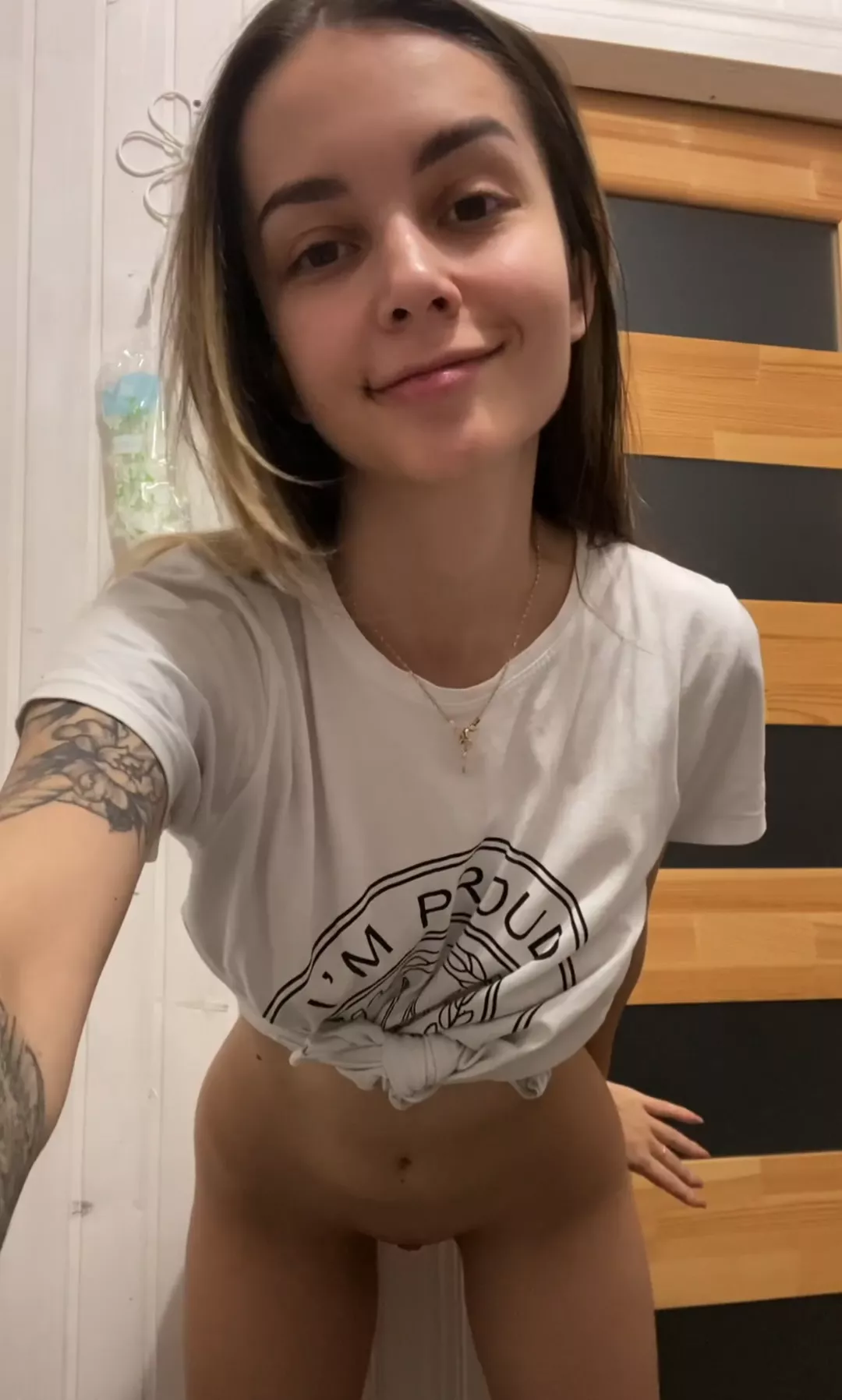 oops, no panties 🙈 posted by ooops___