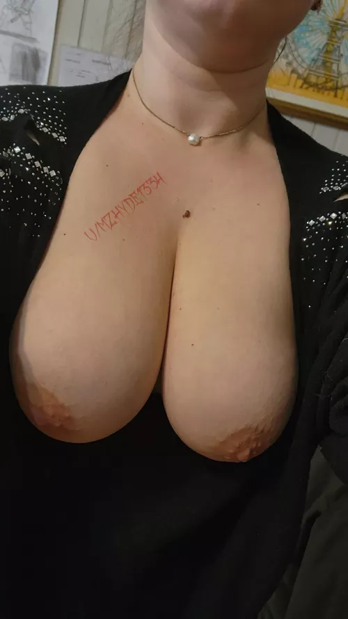 Please rate my titties 😘 by MzHyde1334