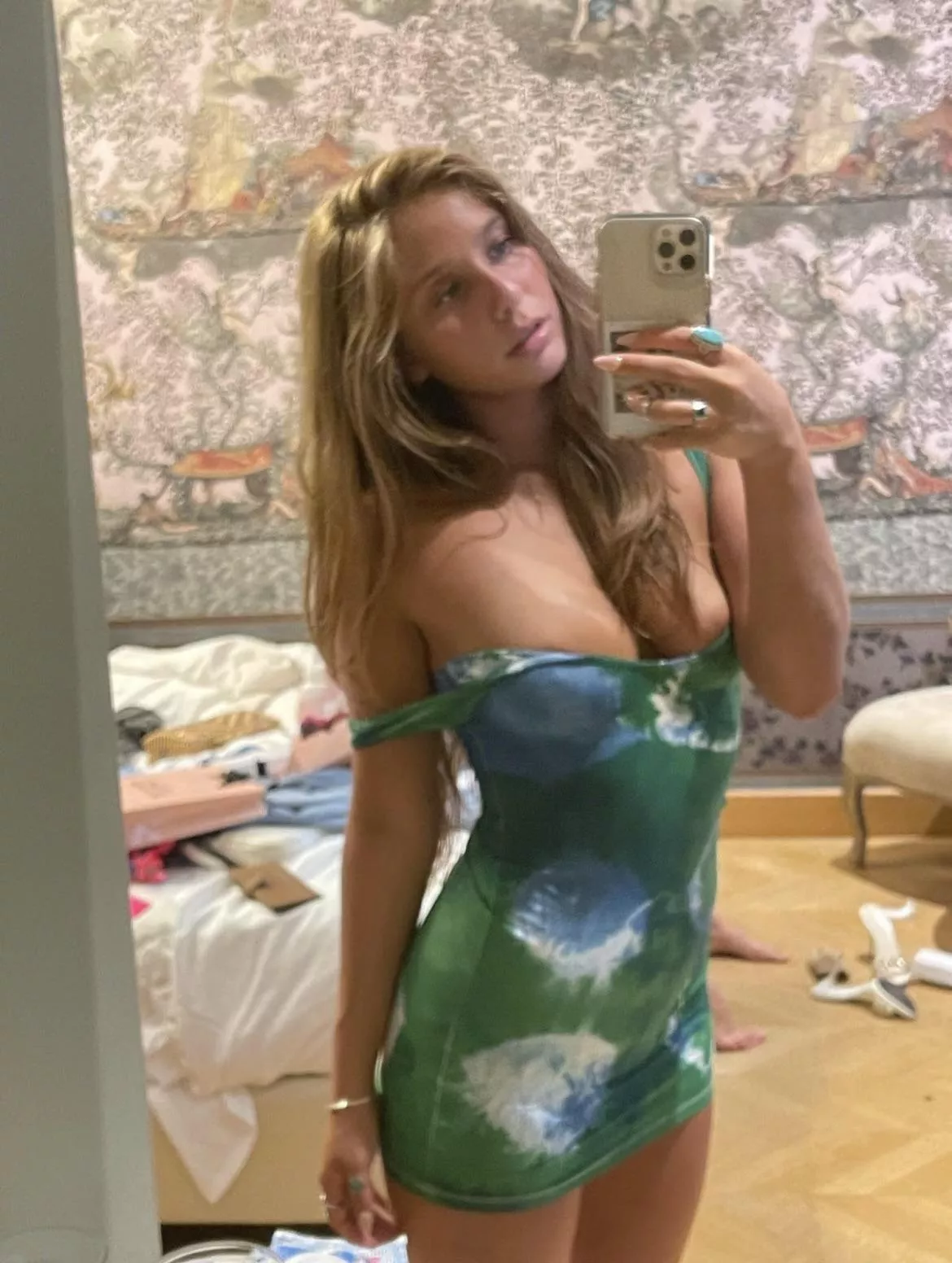 ready for our date posted by lilpeachyqueenx